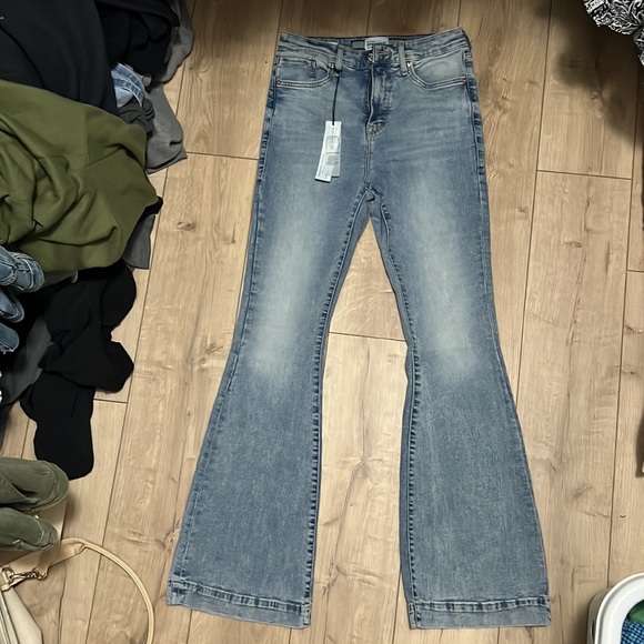 Too small - Picture 3 of 6